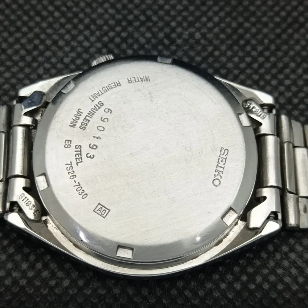 Vintage 1996 Seiko Automatic Mens Silver Watch W/daydate & Gold accents - Picture 8 of 8